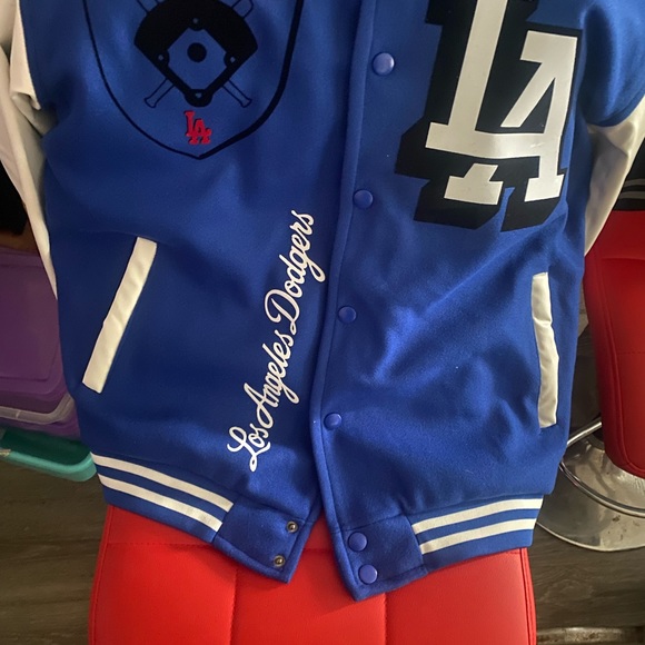 Custom - Picture 5 of 5